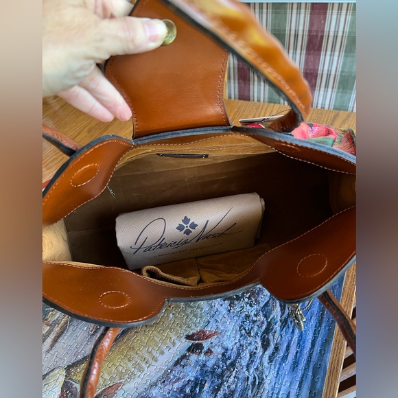 NWT Patricia Nash *15 Year Anniversary* Spring Multi Lione leather shoulder bag - Picture 7 of 14